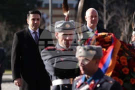 Паметник на незнайния воин - Ален Симонян - официално посещение