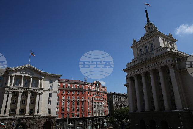 Министерският съвет одобри над 2,5 млн. лева за компенсиране на разходи на родители, чиито деца не са приети в ясла заради липса на места