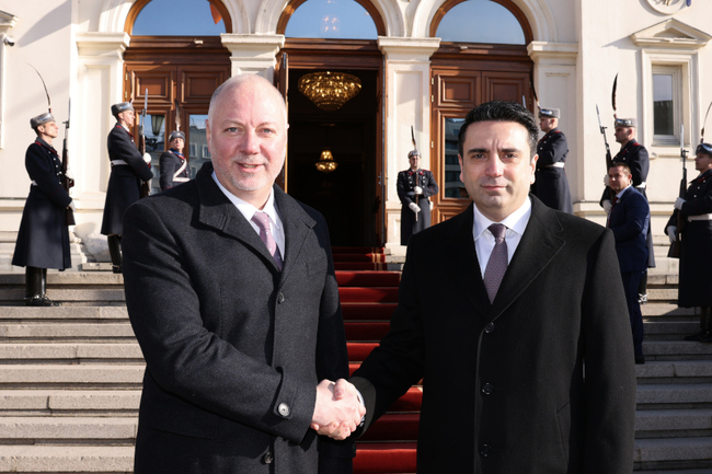 Народно събрание: Разширяването на парламентарното сътрудничество е важен елемент от развитието на двустранните ни отношения, заяви председателят на Народното събрание Росен Желязков на среща с председателя на арменския парламент Ален Симонян