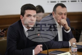 Парламент - Временна комисия за проверка на факти и обстоятелства, свързани с дейността на групата около Мартин Божанов