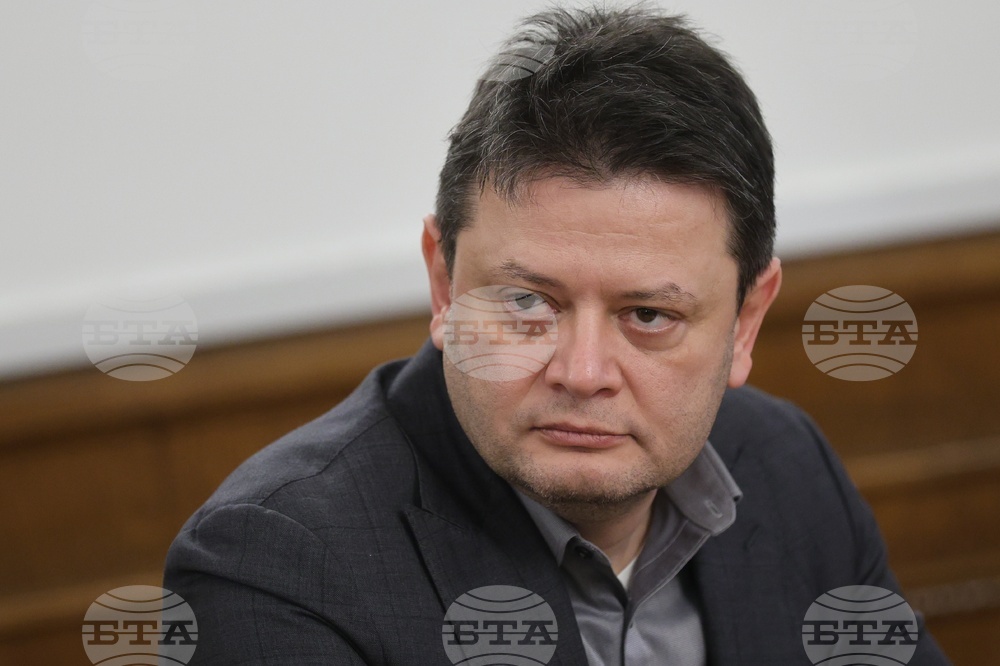 Парламент - Временна комисия за проверка на факти и обстоятелства, свързани с дейността на групата около Мартин Божанов