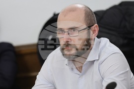 Парламент - Временна комисия за проверка на факти и обстоятелства, свързани с дейността на групата около Мартин Божанов