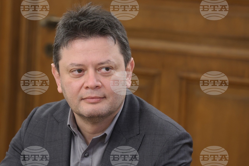 Парламент - Временна комисия за проверка на факти и обстоятелства, свързани с дейността на групата около Мартин Божанов