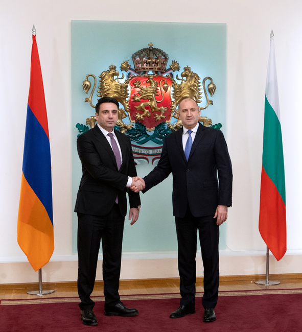 Президентът Радев: България и Армения имат потенциал значително да надградят двустранното икономическо и инвестиционно сътрудничество