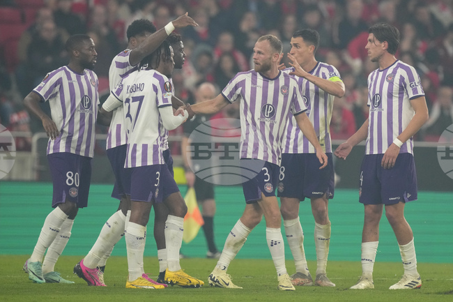 Тулуза надви Сент Етиен с обрат в мач от 15-ия кръг на френското първенство по футбол