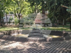 Община Благоевград възстанови неработещия от години шадраван в Централната градска градина