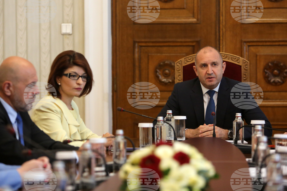 Румен Радев - ГЕРБ-СДС - консултации