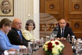 Румен Радев - ГЕРБ-СДС - консултации