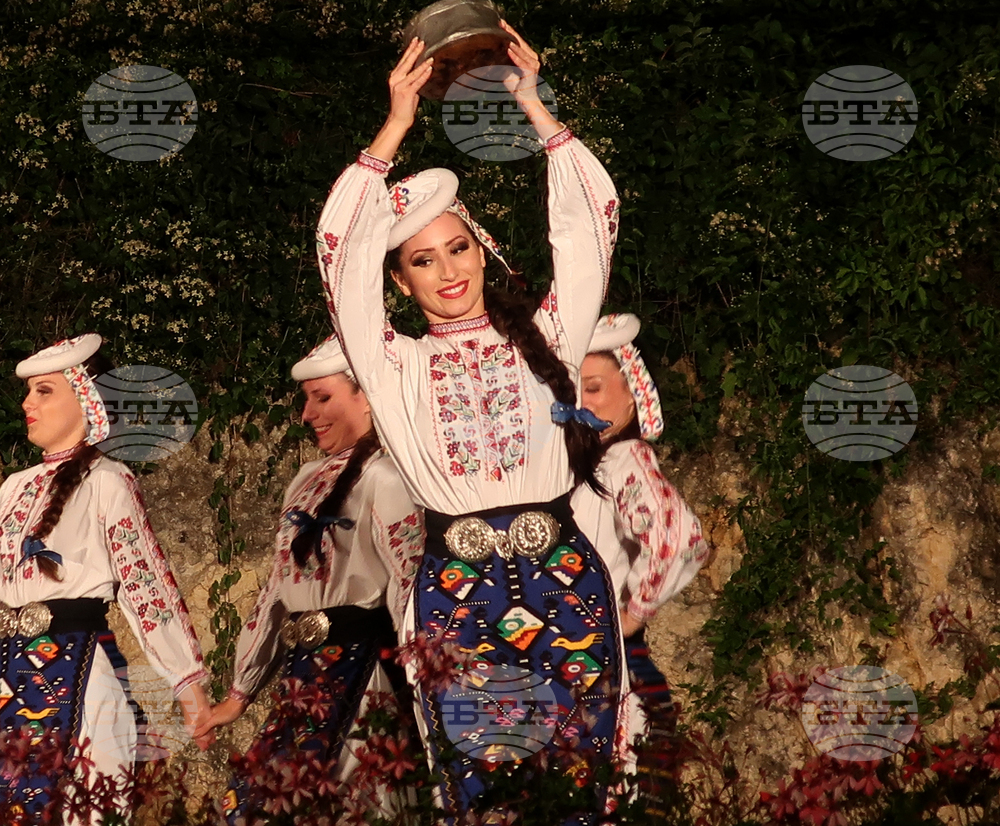 Плевен - Българе - спектакъл