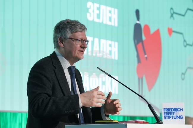 Дискусия „Цената на личния преход - зелен, дигитален, демографски“