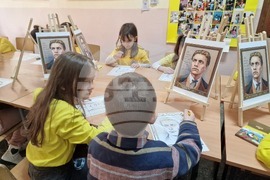 Петрич - масово рисуване на портрет на Васил Левски