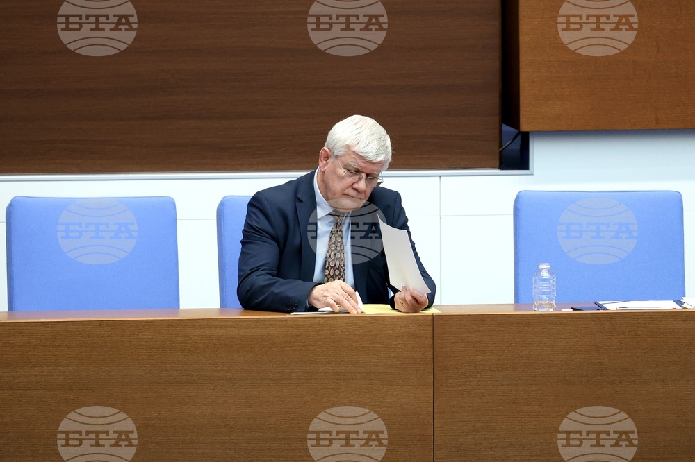 Парламент - парламентарен контрол