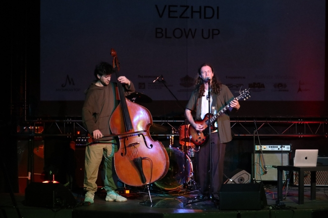 Музикаутор: VEZHDI (Александър Веждаров) с песента „Blow Up“е големият победил в първото издание на възродения Младежки конкурс за нова песен