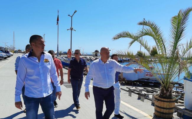 Заместник-министър Стефан Бурджев и кметът на Поморие Иван Алексиев обсъдиха възможностите за развитие на общината