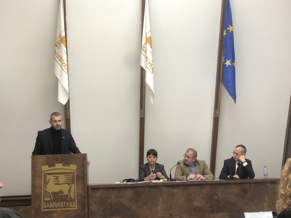 Общински съвет Благоевград: Членовете на Комисия по икономика, инвестиционно насърчаване и жилищна политика към Общински съвет Благоевград се срещнаха с управителите на търговските дружества