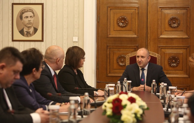 Президентът: Гражданите очакват диалог, а не нови разделителни линии в управляващата коалиция