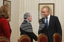 Президент - парламентарни групи - консултации - ИТН