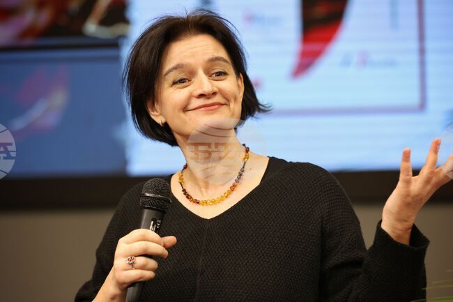 Искаме да представим жив спектакъл, каза поетесата Мария Донева за „Многострадалната Геновева, или летопис на едно въстание”