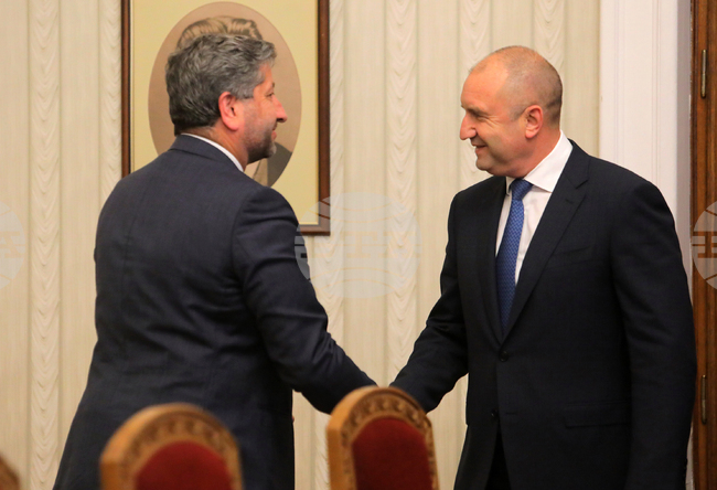 Президент - парламентарни групи - консултации - ДБ