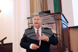 Чавдар Руменин - физик, специалист по сензорика, роботика и изкуствен интелект