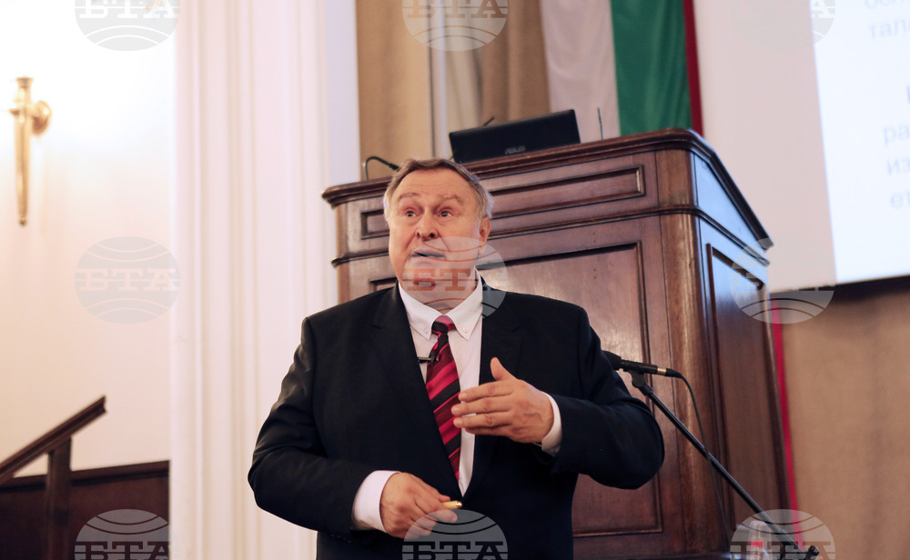 Чавдар Руменин - физик, специалист по сензорика, роботика и изкуствен интелект