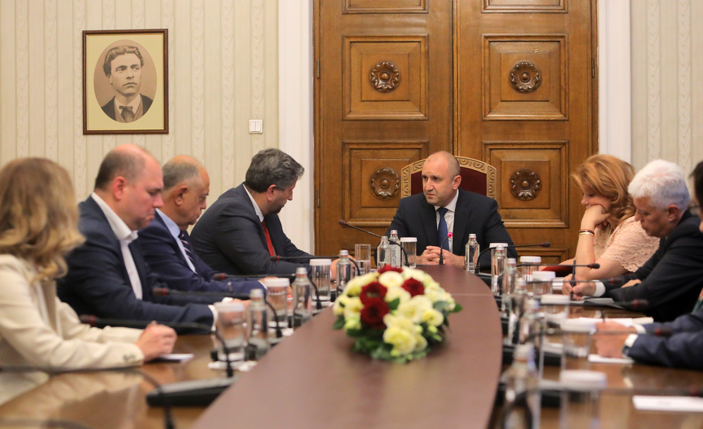 Румен Радев: България се нуждае от работещ парламент в кризата