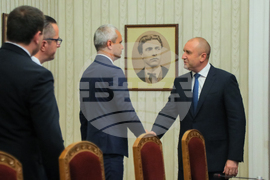 Президент - парламентарни групи - консултации - "Възраждане"