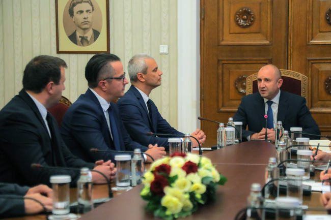 Държавният глава: От парламентарно представените партии зависи дали ще се излъчи мнозинство в рамките на този парламент     