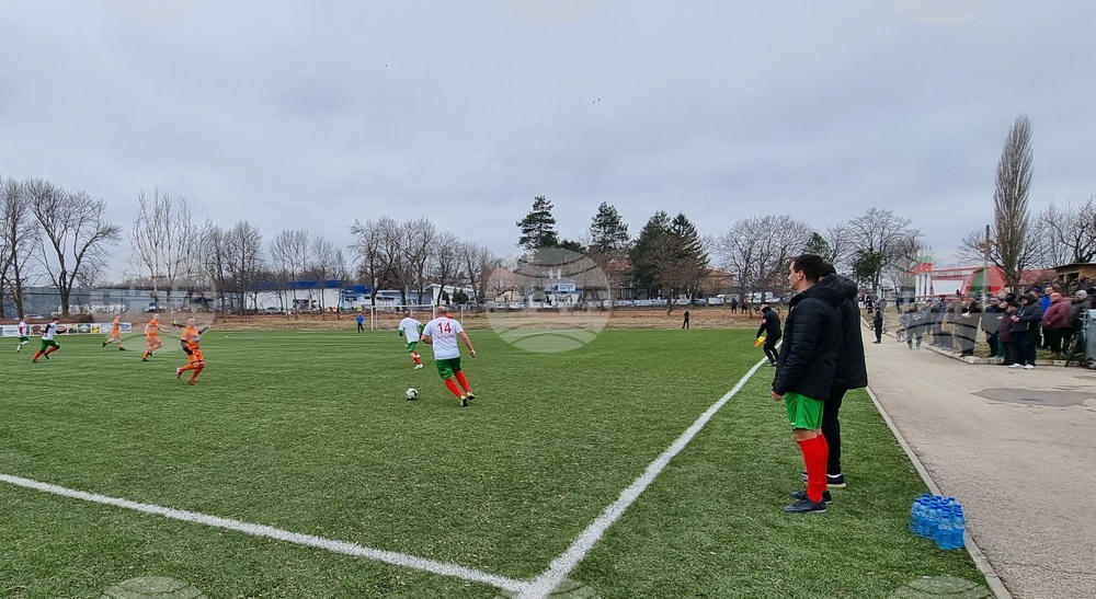 Село Климент - парламентарен футболен отбор - ФК Мълния