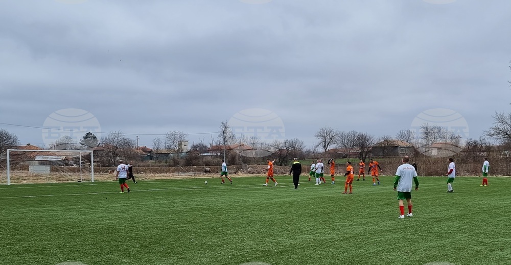 Село Климент - парламентарен футболен отбор - ФК Мълния
