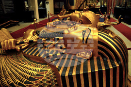 Бургас - изложба - Мощта на символите