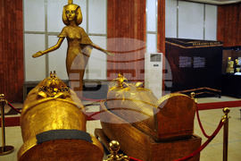 Бургас - изложба - Мощта на символите