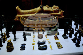 Бургас - изложба - Мощта на символите