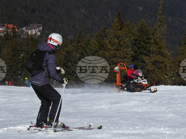 Mountain Rescuers Respond to 2,395 Signals for Injured People in 2023