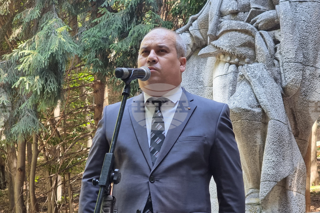 С панихида, поднасяне на венци и възстановка край връх Бузлуджа ще бъде отбелязана 148-ата годишнина от Бузлуджанската епопея