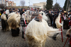 Бургас - кукерски игри - благотворителност