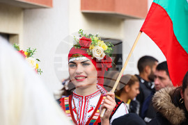 Бургас - кукерски игри - благотворителност