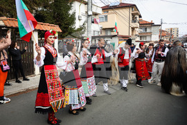 Бургас - кукерски игри - благотворителност