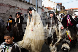 Бургас - кукерски игри - благотворителност