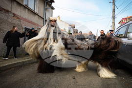 Бургас - кукерски игри - благотворителност
