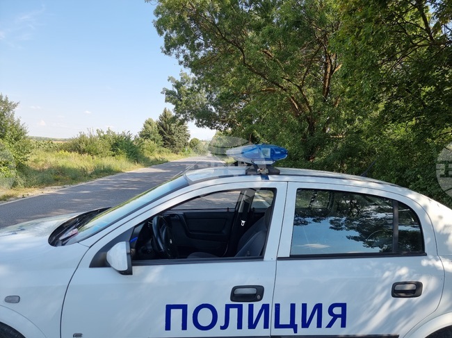 Затварят за движение пътя между карловските села Дъбене и Войнягово поради катастрофа в района на моста над река Стряма