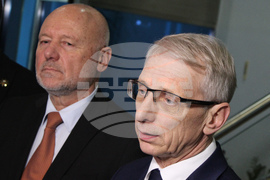 Летище София - Николай Денков - Тодор Тагарев - брифинг