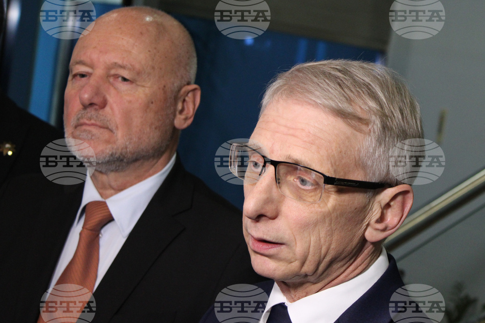 Летище София - Николай Денков - Тодор Тагарев - брифинг