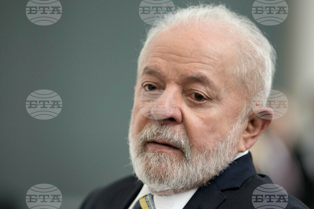 Решението на бразилския президент да няма церемонии за жертвите на военния преврат отпреди 60 години породи критики в Бразилия