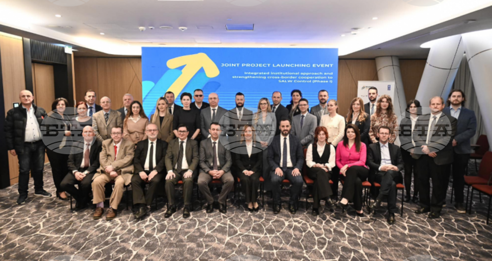 Тирана – Прищина, трансгранично сътрудничество за контрола на малки оръжия и леки въоръжения