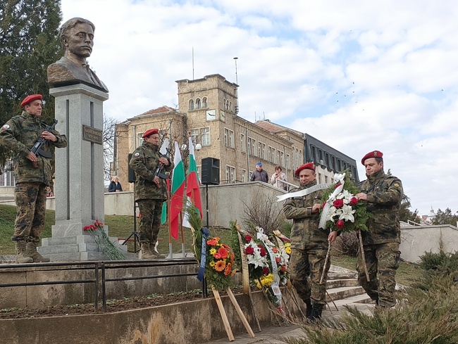 Шуменци почетоха паметта на Левски