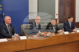 Николай Денков - стипендиантска програма за развитие на технологични лидери