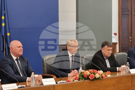 Николай Денков - стипендиантска програма за развитие на технологични лидери