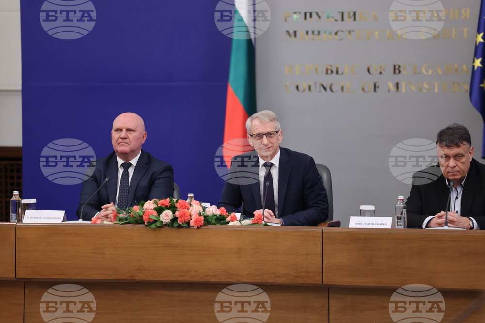 Николай Денков - стипендиантска програма за развитие на технологични лидери