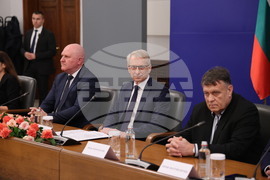 Николай Денков - стипендиантска програма за развитие на технологични лидери